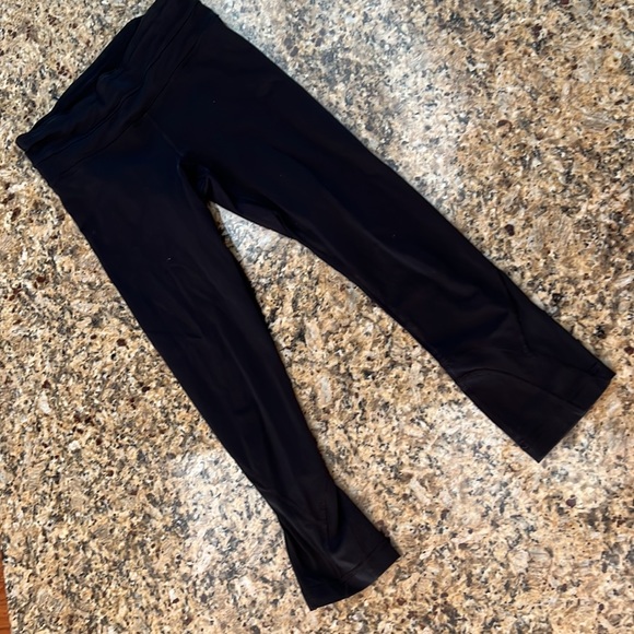 Lululemon Leggings | Back zip pocket | Size 2 | Black - Picture 2 of 5